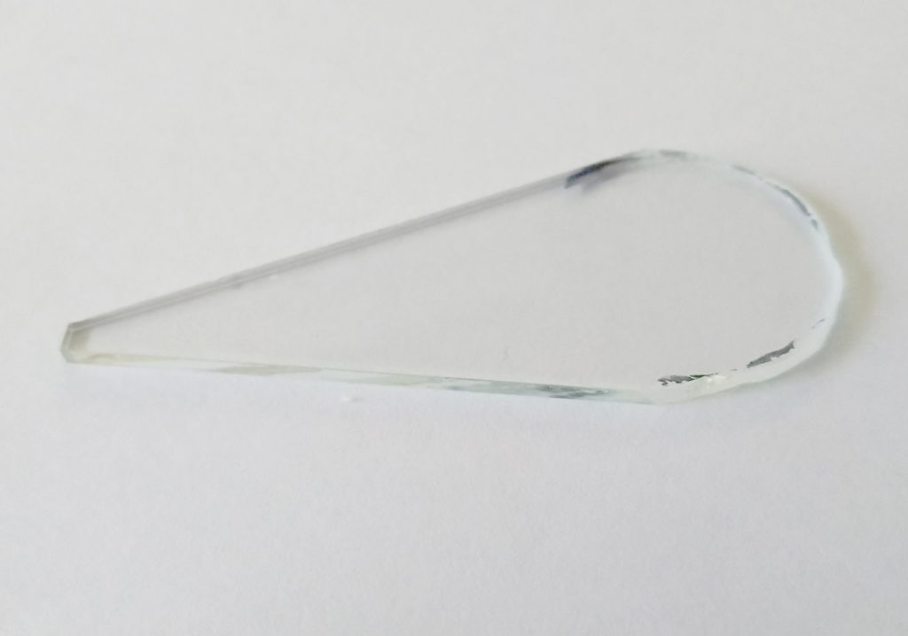 簡単 ハサミでガラスを曲線に切る方法